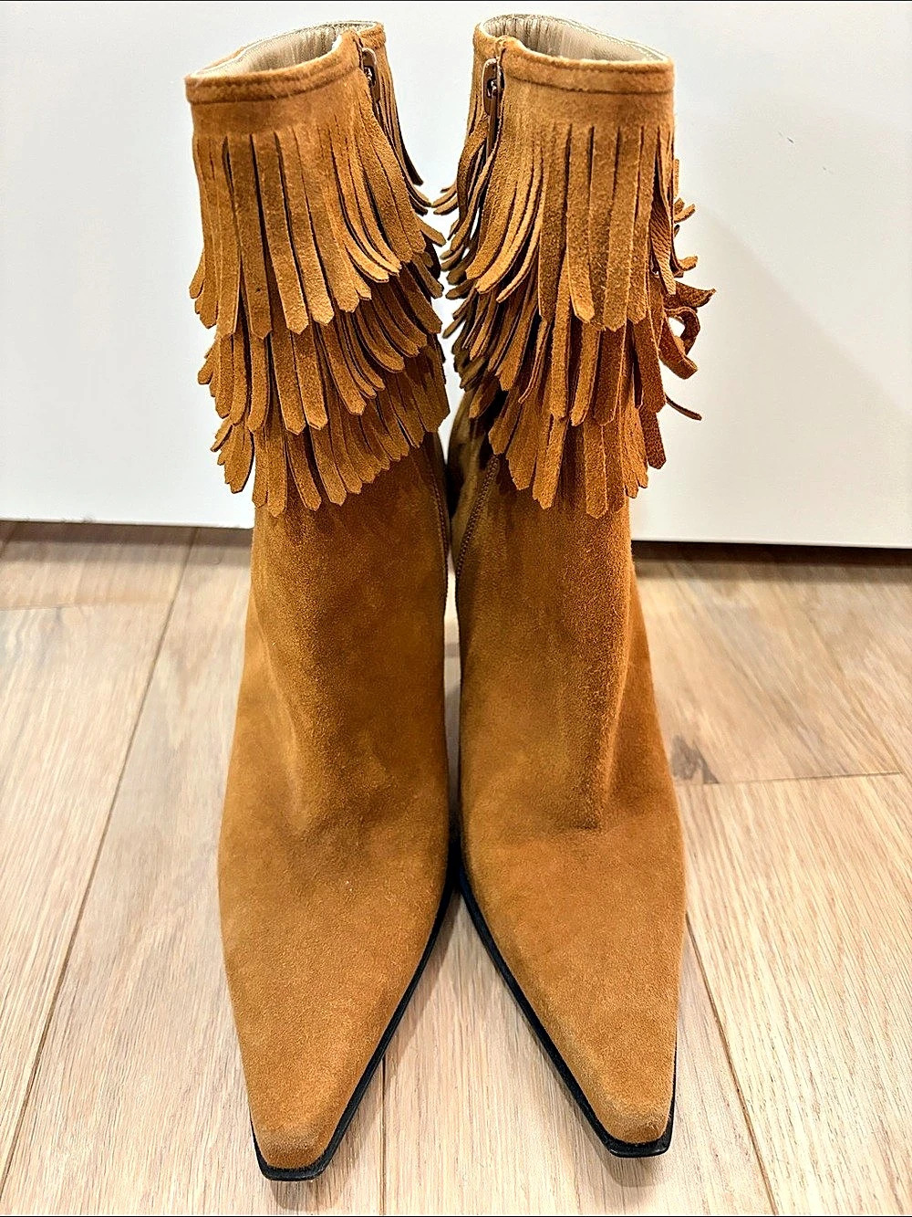 Stuart Weitzman Handcrafted Tiered Suede Fringe Ankle Booties US 8 B